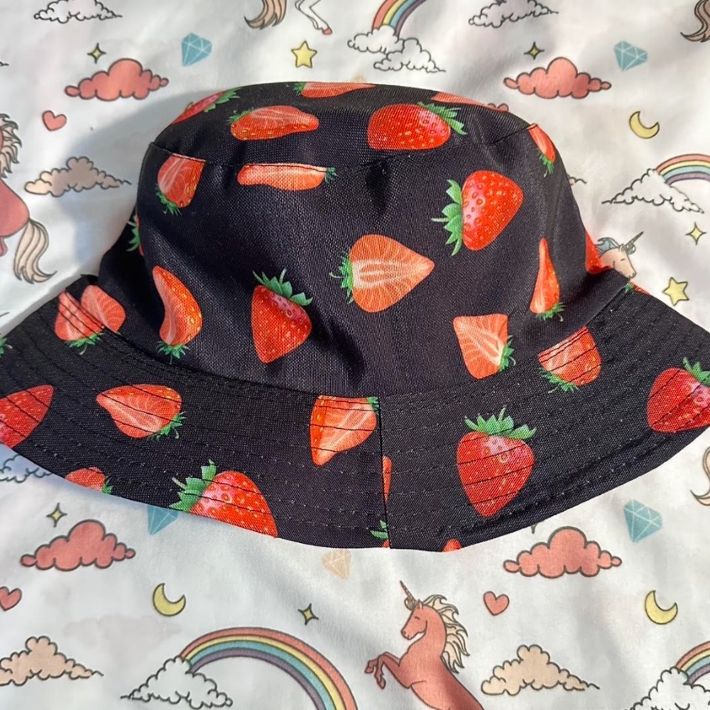 Reversible Black Strawberry Print Bucket Hat - Picture 4 of 5